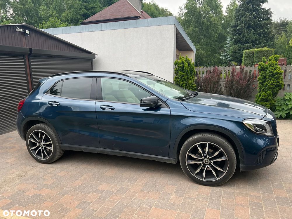 Mercedes-Benz GLA 200 7G-DCT Style - 5