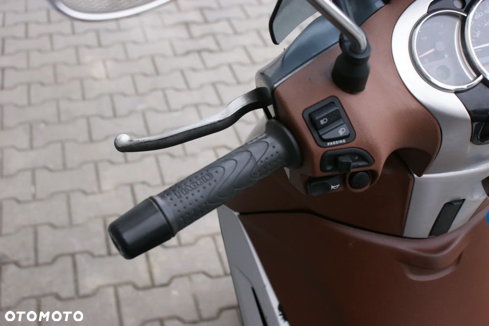 Piaggio Beverly - 18