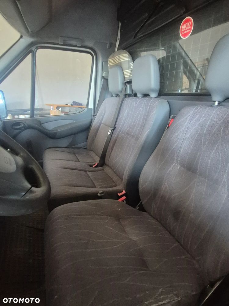 Mercedes-Benz Sprinter - 9