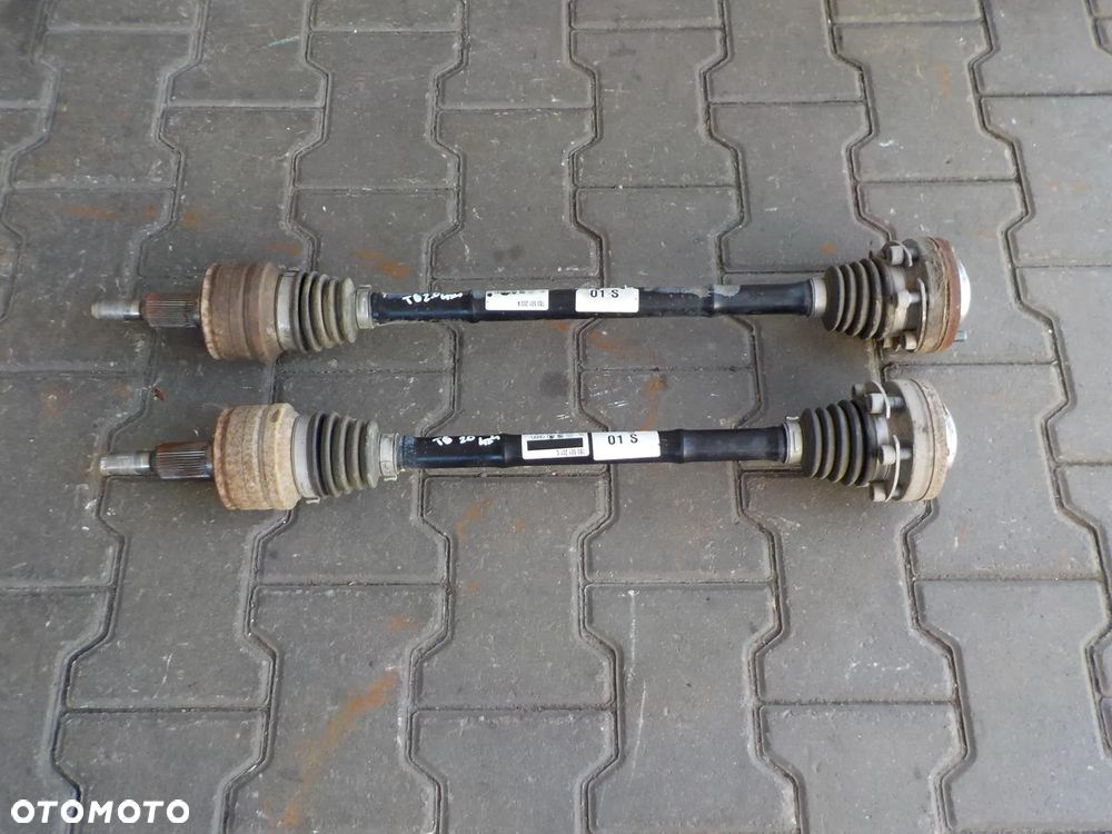 VW T6 4MOTION PÓŁOŚ PRAWA LEWA TYŁ 7E0501202A 7E0501201C - 1