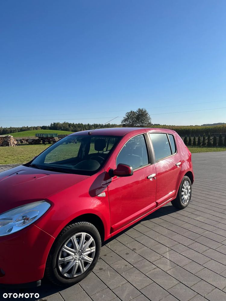 Dacia Sandero - 8