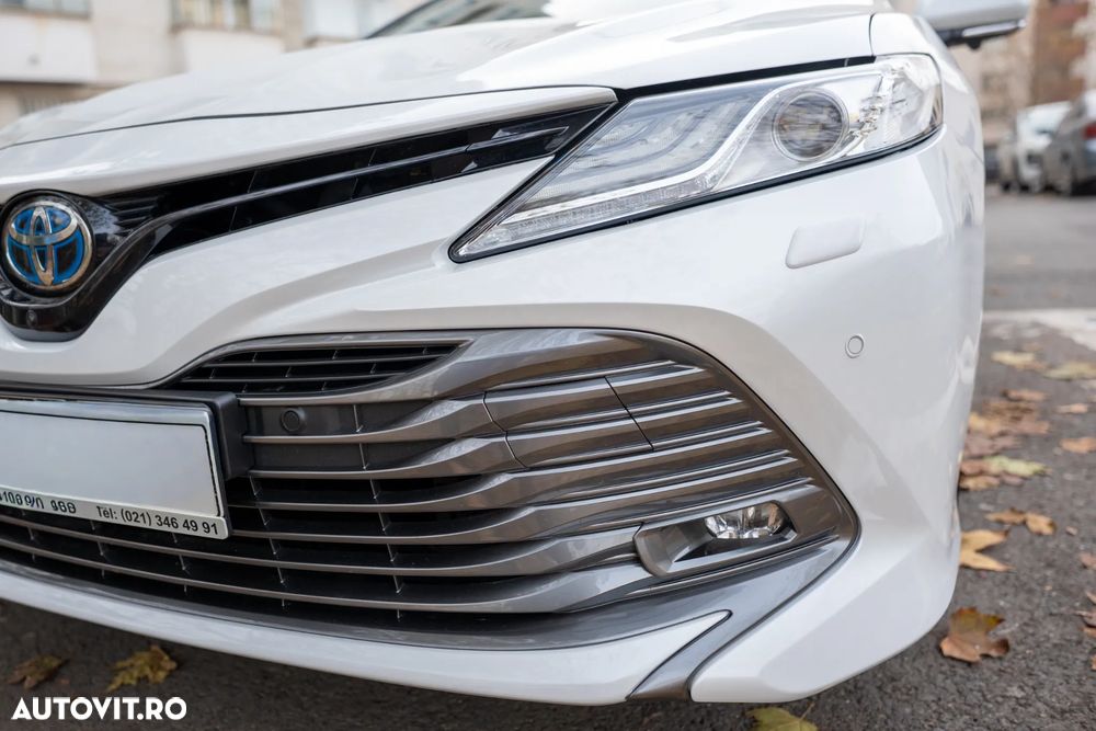 Toyota Camry 2.5 Hybrid Exclusive - 24