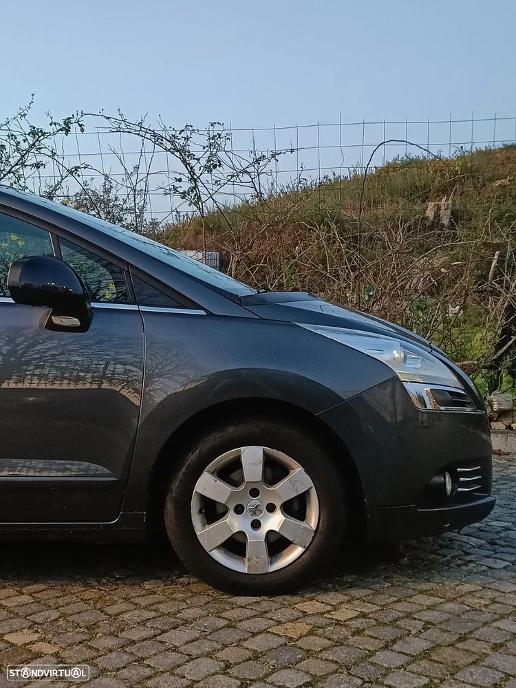 Peugeot 5008 1.6 HDi 7L Allure - 3