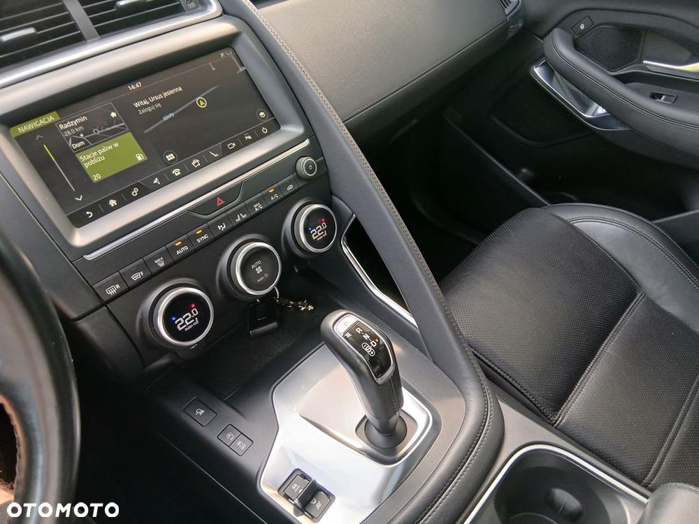 Jaguar E-Pace 2.0 i4P AWD SE - 9