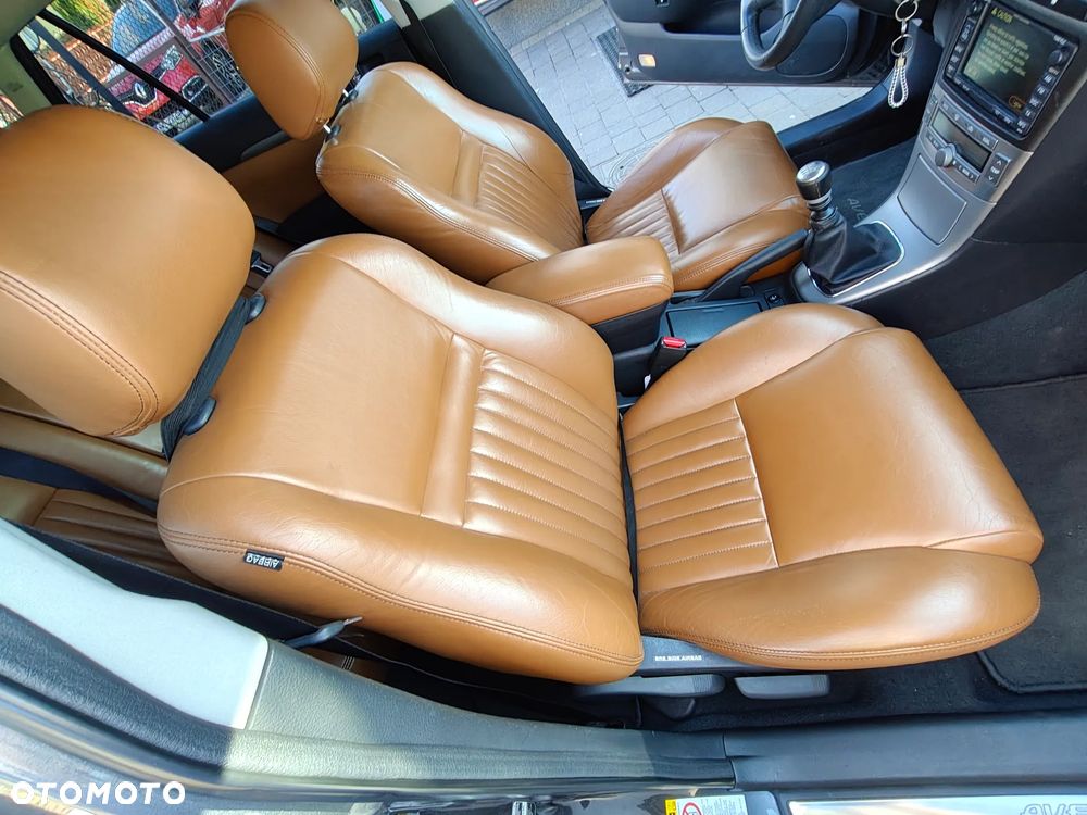 Toyota Avensis 2.0 D-4D Sol plus+NAVI - 22