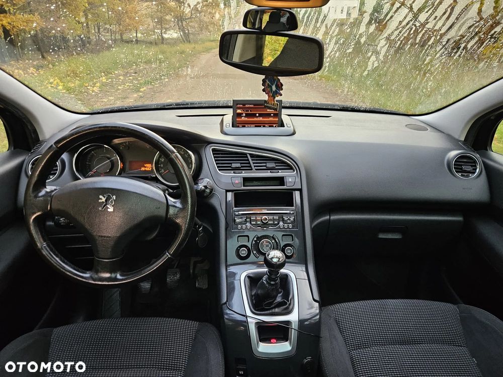 Peugeot 5008 - 8