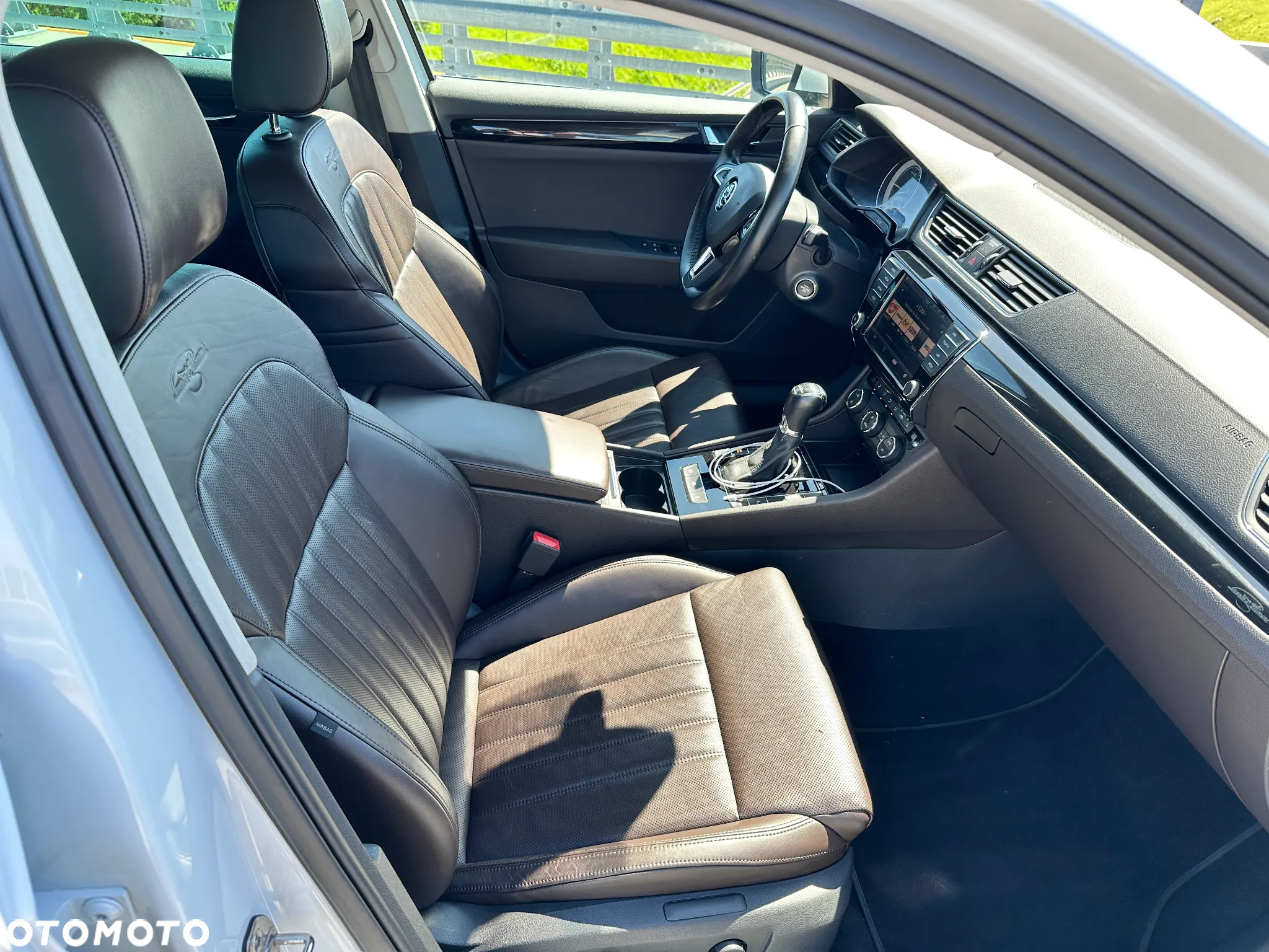 Skoda Superb 2.0 TDI 4x4 L&K DSG - 9