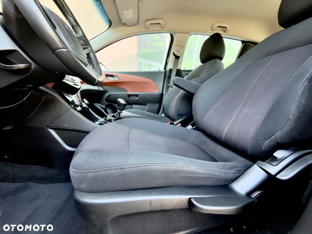 Chevrolet Aveo - 20