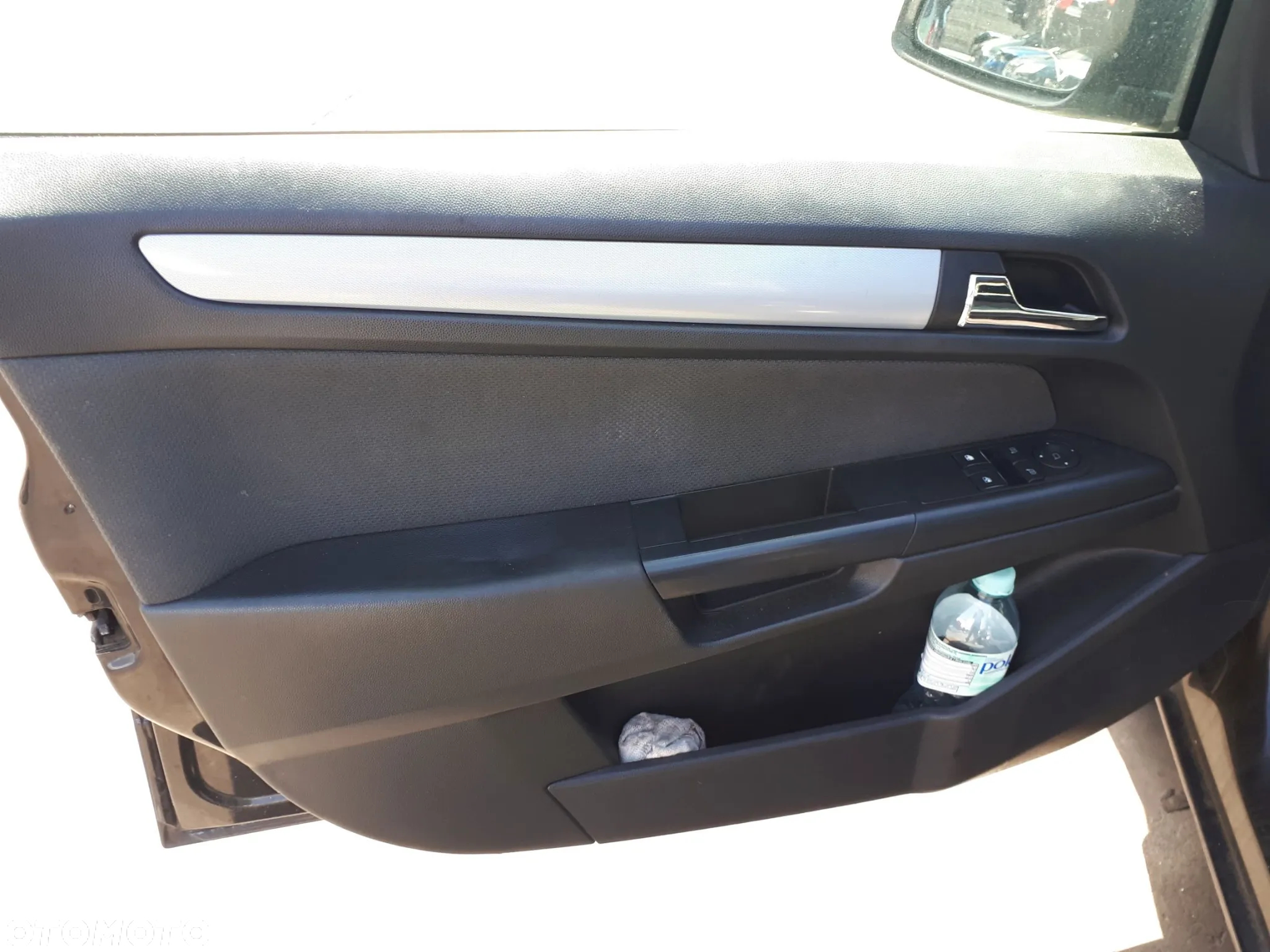 OPEL ASTRA H III 04-06 KOMBI BŁOTNIK PRZÓD PRZEDNI PRAWY Z20R - 28