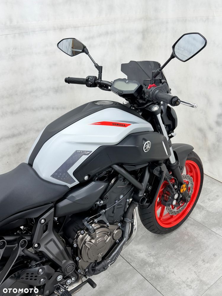 Yamaha MT - 17