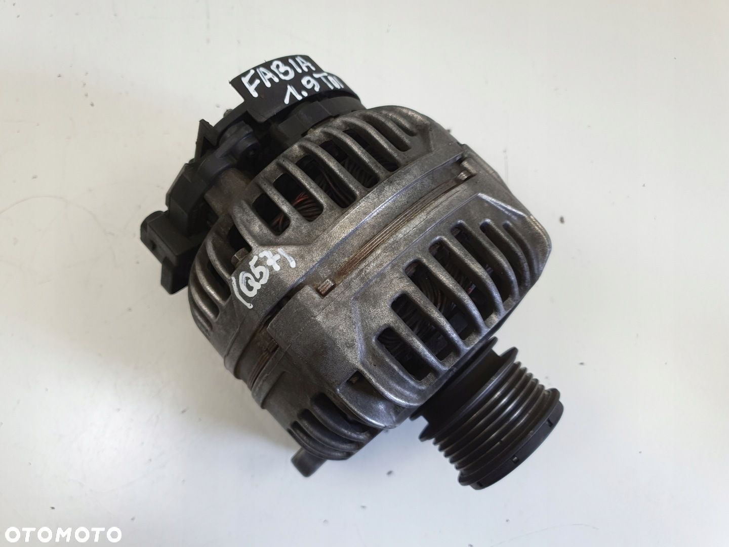 Skoda Fabia I 1.9 TDI ALTERNATOR bosch 028903028E 120A - 1