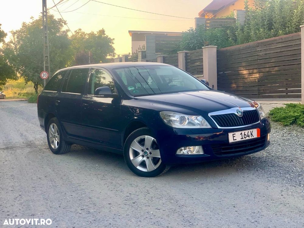 Skoda Octavia Combi 2.0 TDI Business DSG - 1