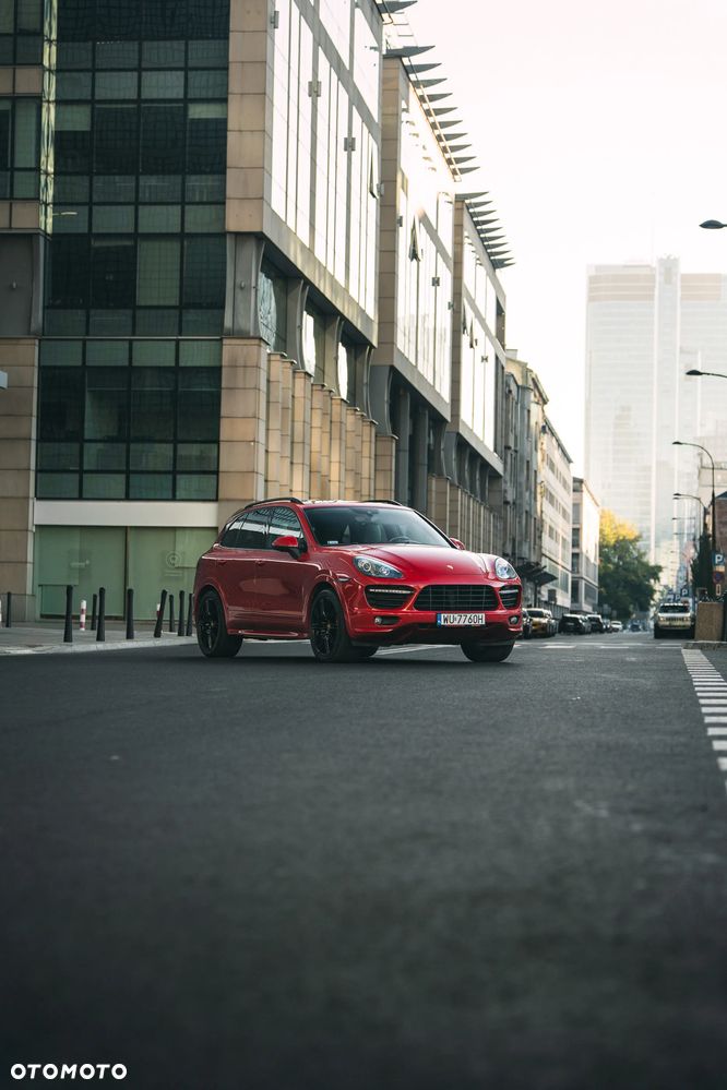 Porsche Cayenne GTS - 16