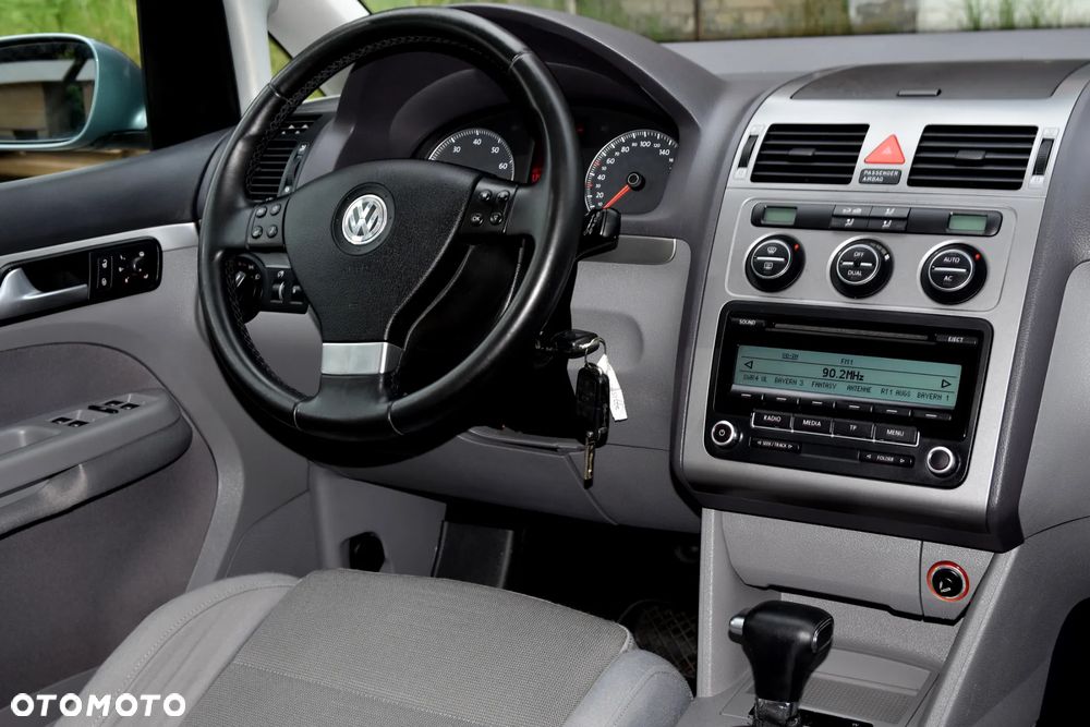 Volkswagen Touran 1.4 TSI DSG Conceptline - 18