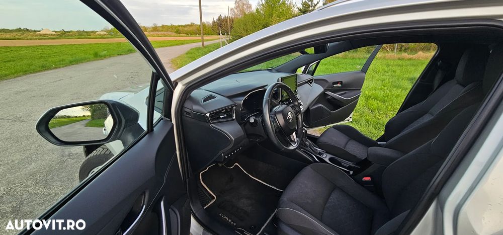 Toyota Corolla - 12
