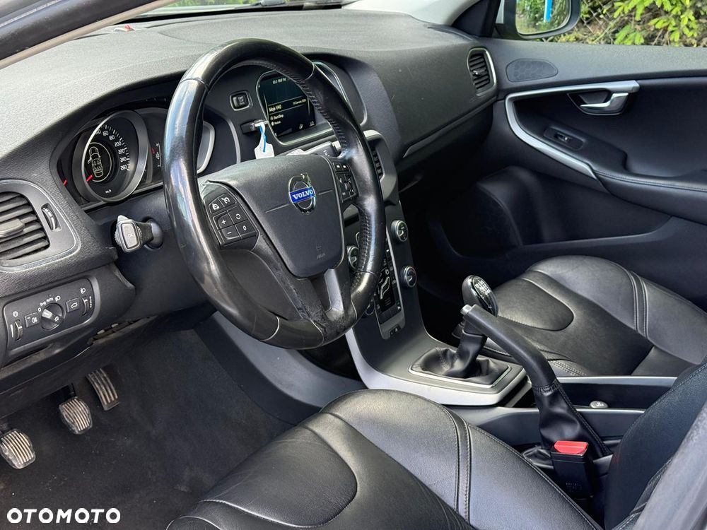 Volvo V40 D2 Momentum - 32
