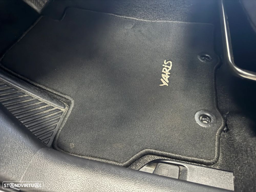 Toyota Yaris 1.5 HDF Comfort Plus - 23