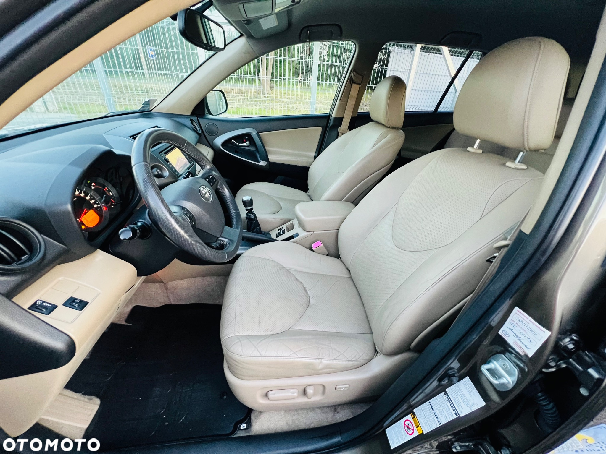 Toyota RAV4 2.0 VVT-i Premium - 10