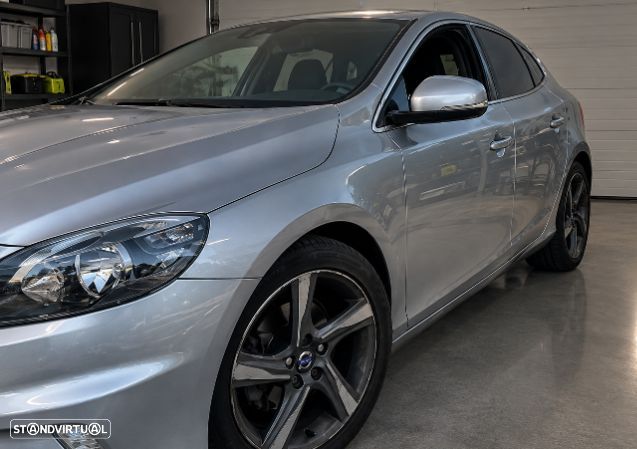 Volvo V40 D2 R Design - 4