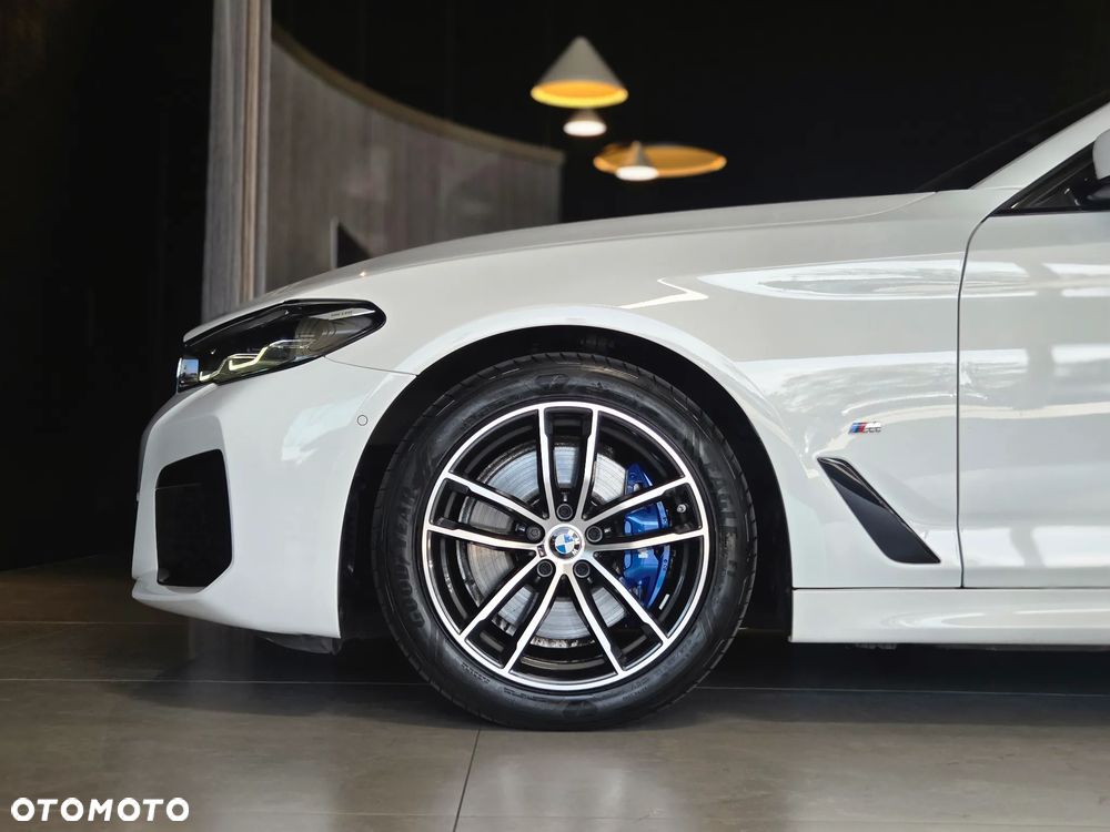 BMW Seria 5 520d xDrive M Sport Edition - 6