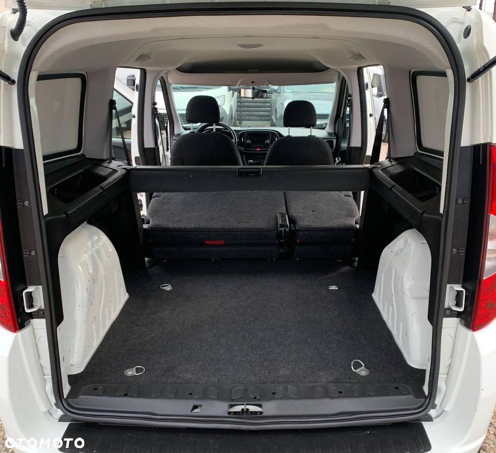 Fiat DOBLO MAXI SX DYNAMIC+ KOMBI VAN MINIBUS WZMOCNIONY 5cio osobowy N1 Homologacja cięż. HAK wpinany, Bagażnik dachowy, Alarm, Parktroniki, Halogeny, Podgrzewane fotele, Koła 16' MOCNY SILNIK 1.6 MultiJet, Emisja spalin Euro6, Skrzynia biegów 6cio stopniowa! - 13