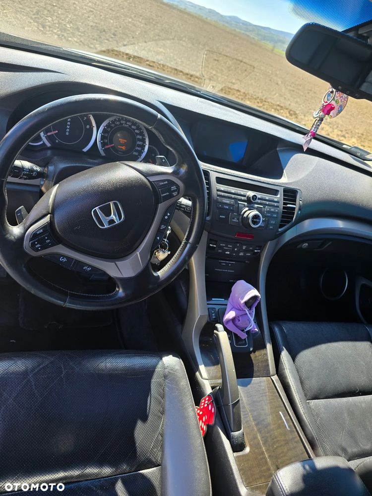 Honda Accord 2.0 Executive Nav - 16