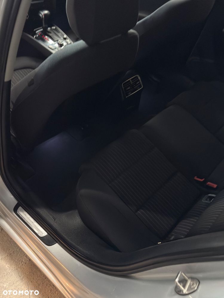 Audi A4 Avant 2.0 TDI Multitronic - 11