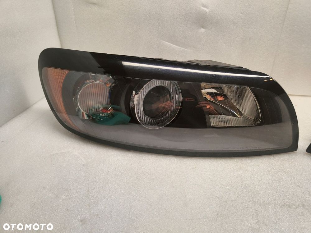 VOLVO C30 KOMPLET LAMP ZWYKŁYCH 313351199, 31335200 - 2