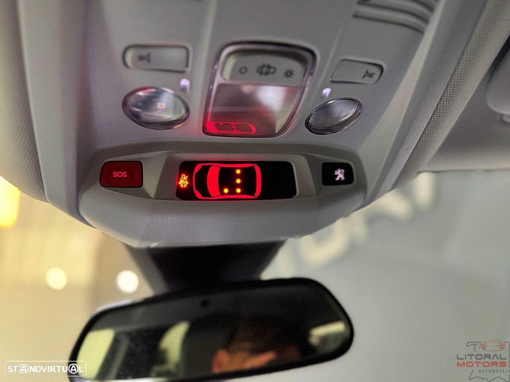 Peugeot 3008 1.2 PureTech Allure Pack EAT8 - 22