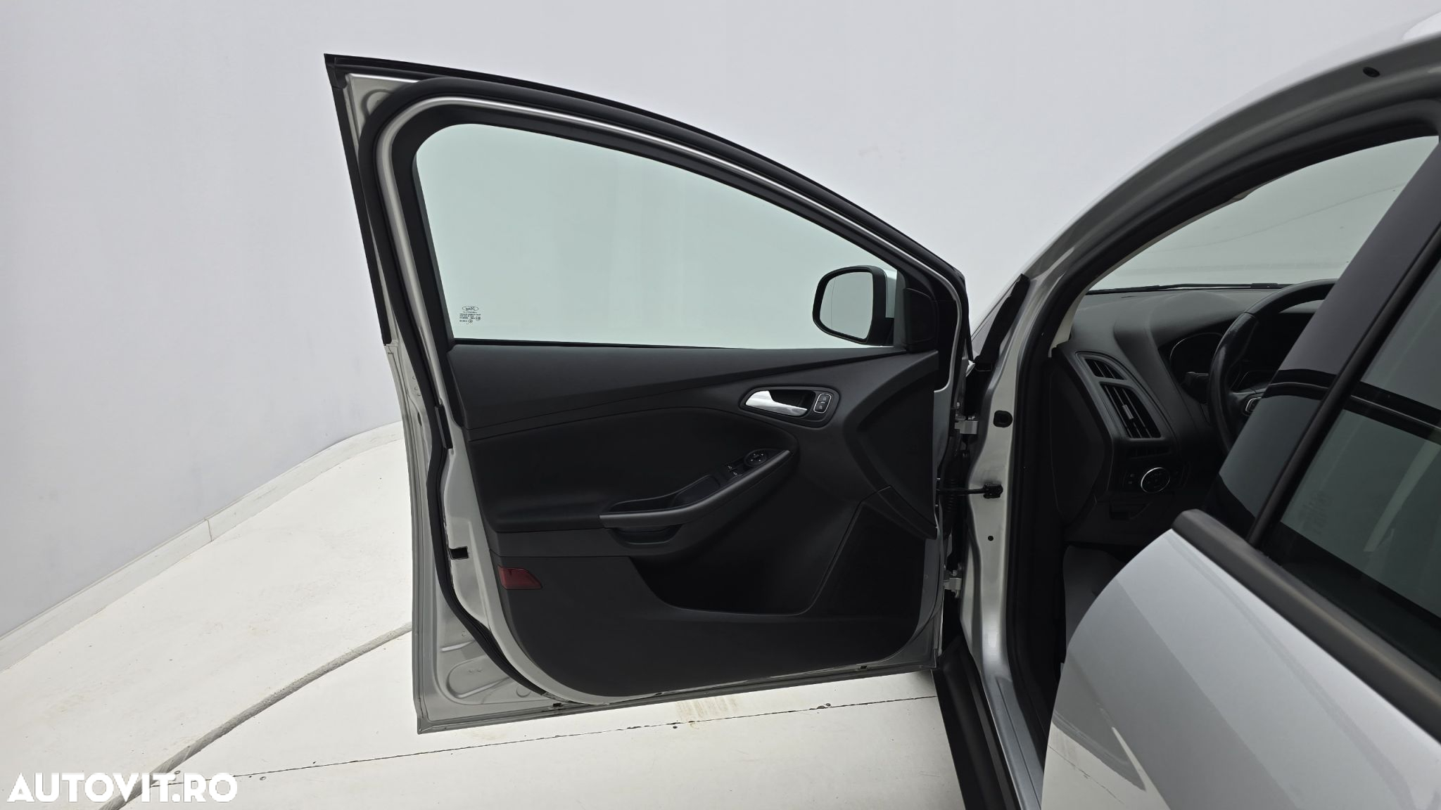 Ford Focus 1.0 EcoBoost Trend - 10
