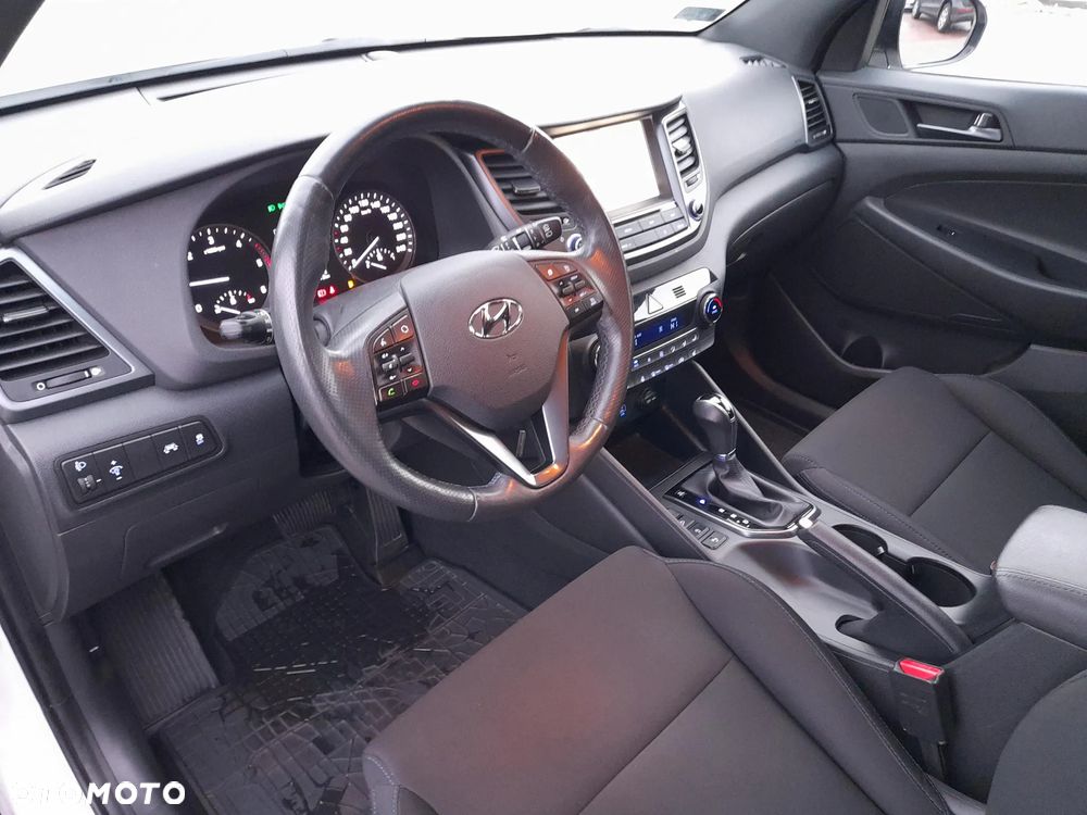 Hyundai Tucson 1.7 CRDI BlueDrive Comfort 2WD DCT - 9