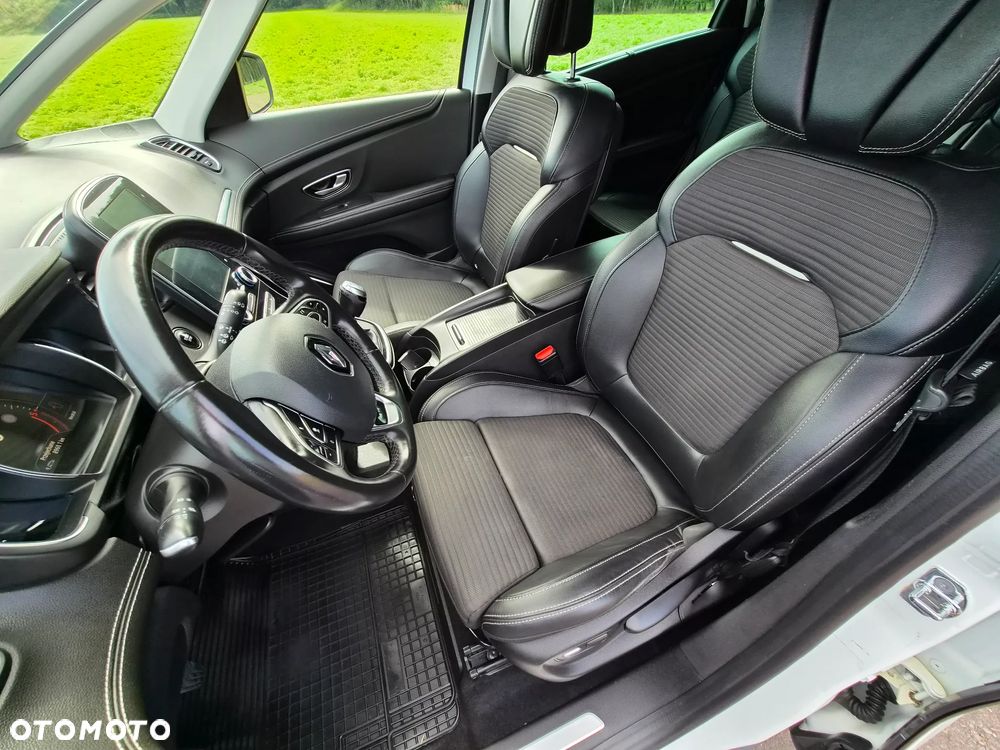 Renault Scenic 1.5 dCi Bose - 9