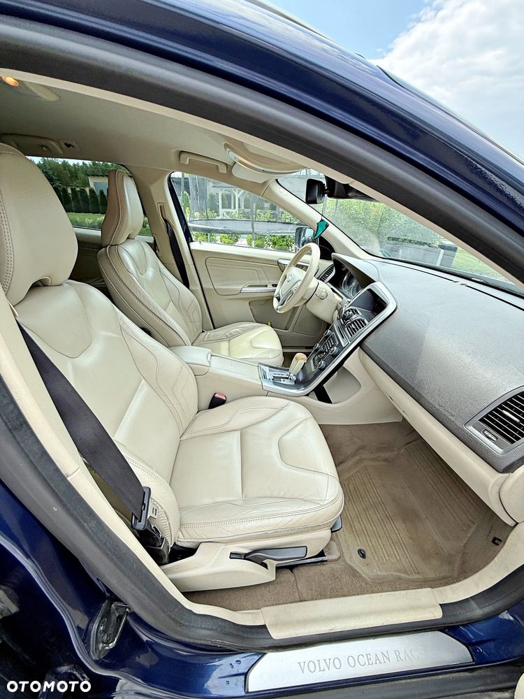 Volvo XC 60 D4 AWD Geartronic Ocean Race - 7