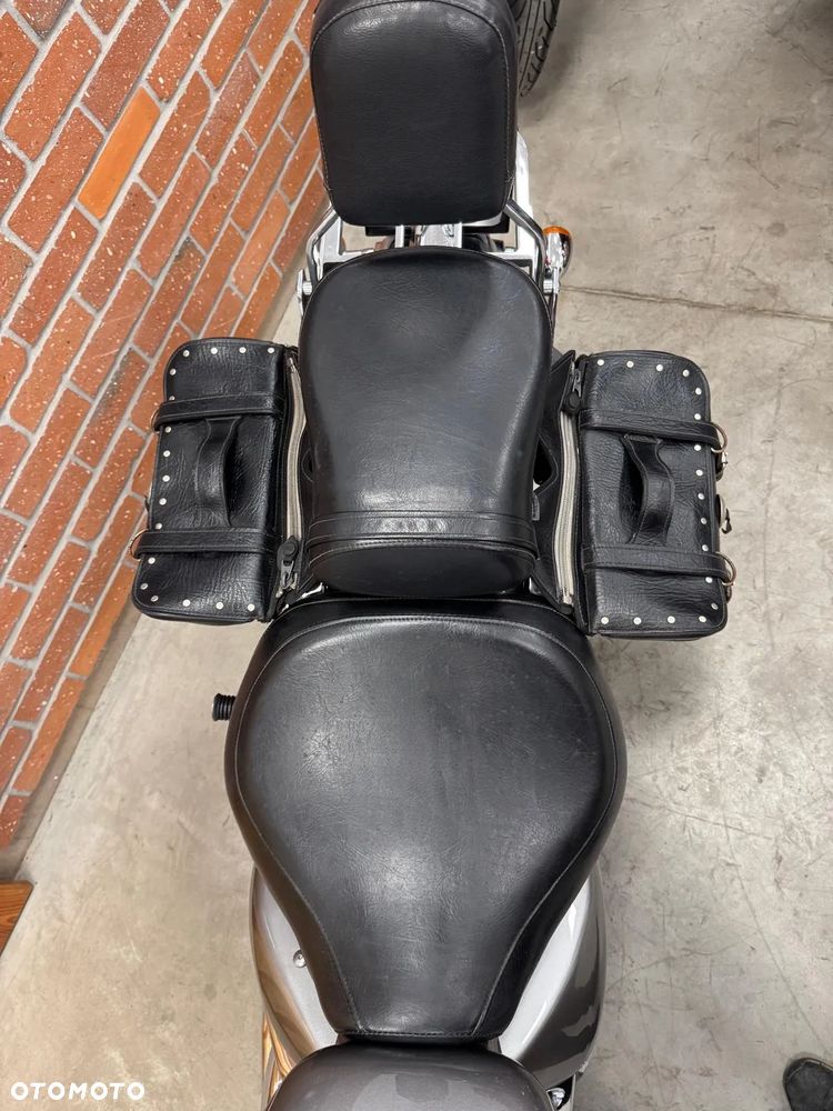 Suzuki VL 800 Volusia - Boulevard C50 - 22