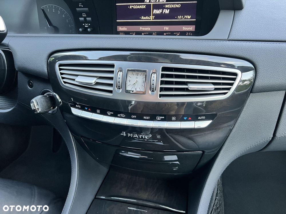 Mercedes-Benz CL 500 4-Matic BlueEff - 25