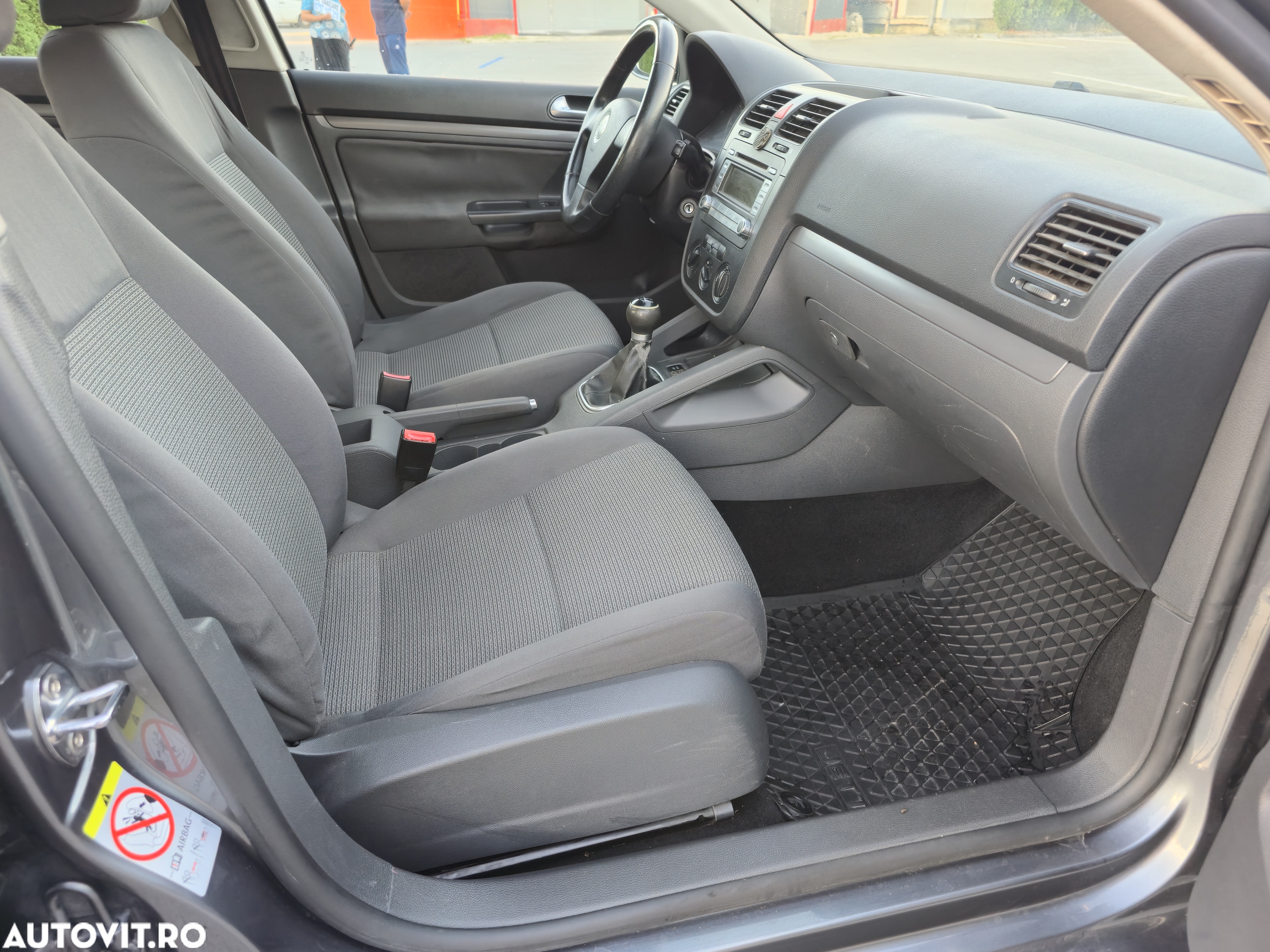 Volkswagen Jetta 1.9 TDI Comfortline - 6