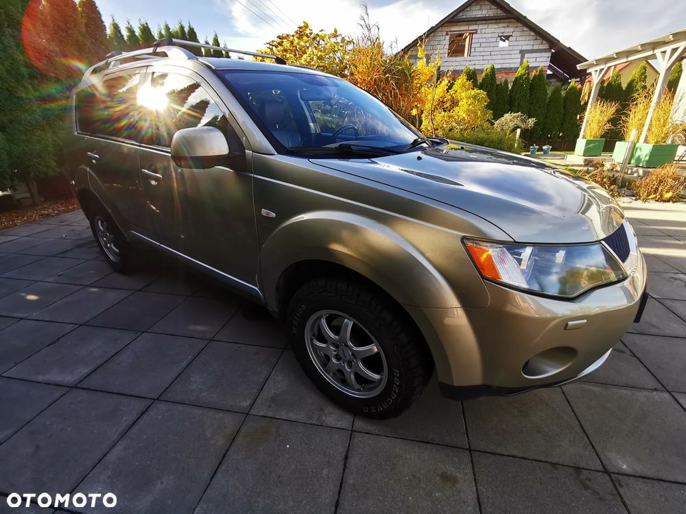 Mitsubishi Outlander 2.2 DI-D 4WD Intense - 3