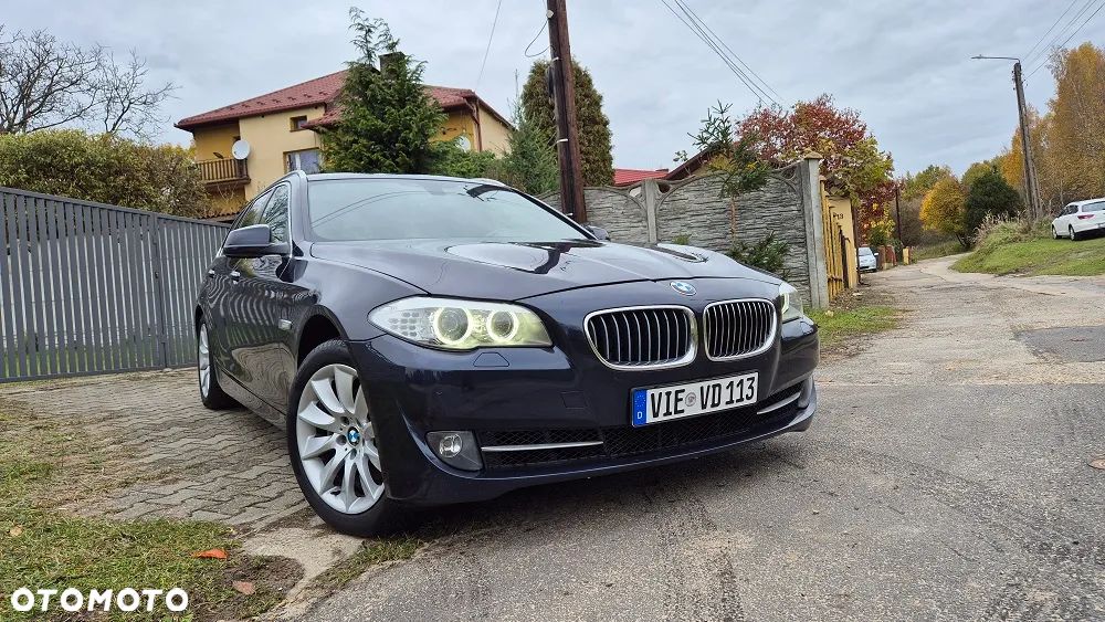 BMW Seria 5 520i Touring Sport-Aut - 3