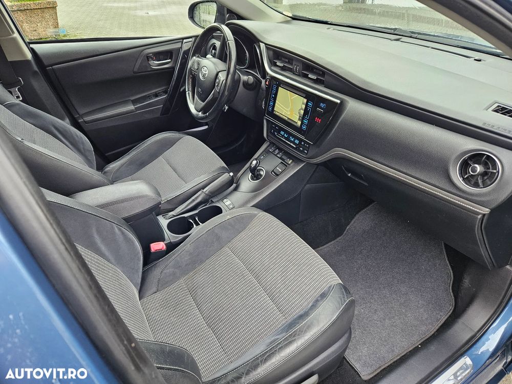 Toyota Auris 1.8 Hybrid Executive - 8