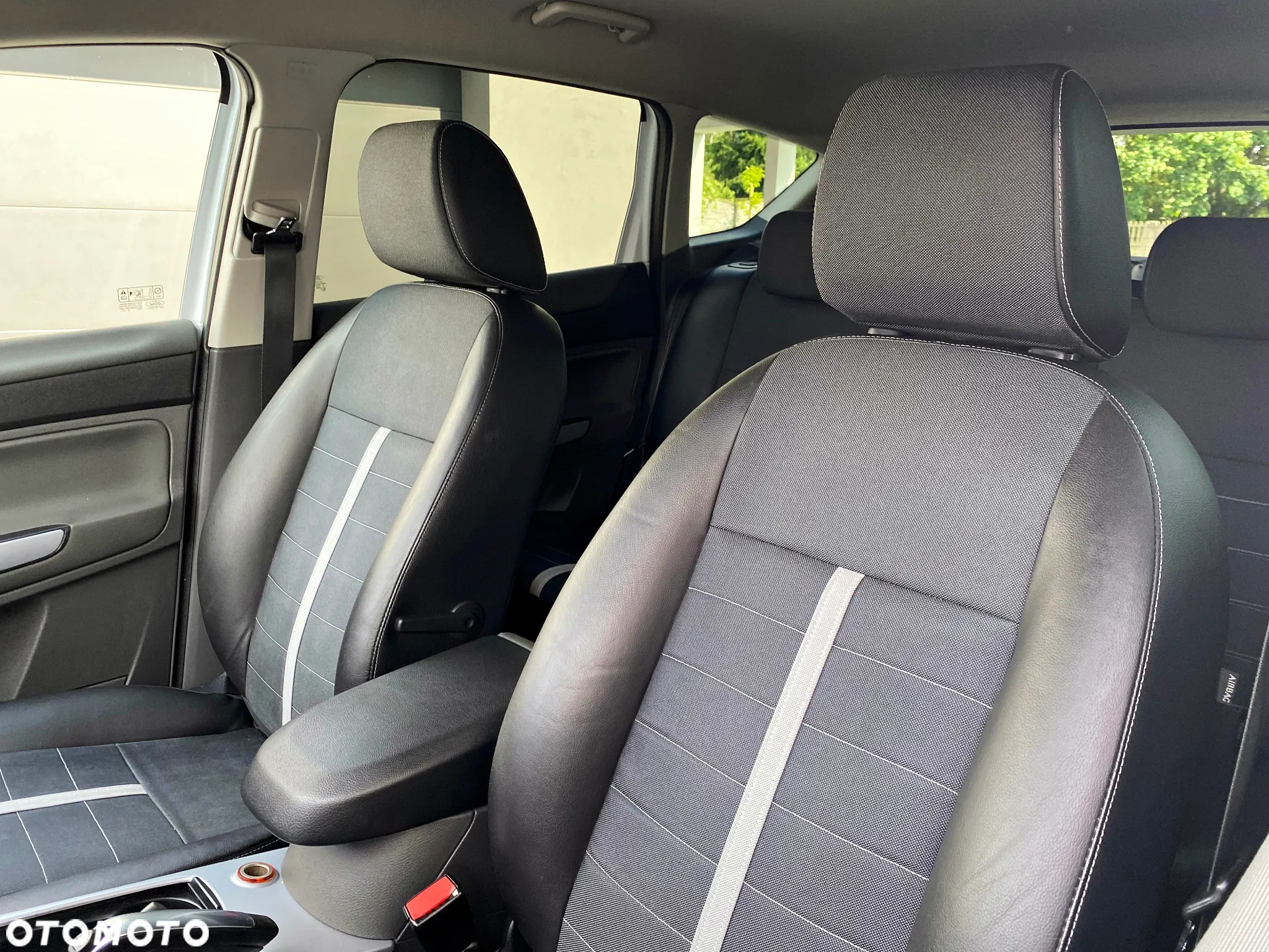 Ford Kuga 2.0 TDCi 4WD Titanium - 4