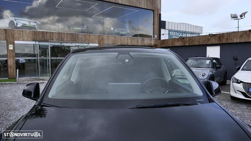 Tesla Model Y Long Range Dual Motor AWD - 6