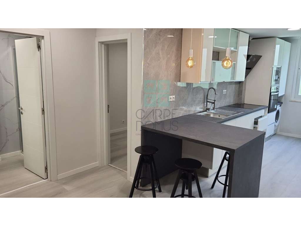 Apartamento T2 em Benfica - Grande imagem: 4/35