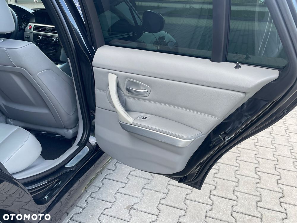 BMW Seria 3 - 22