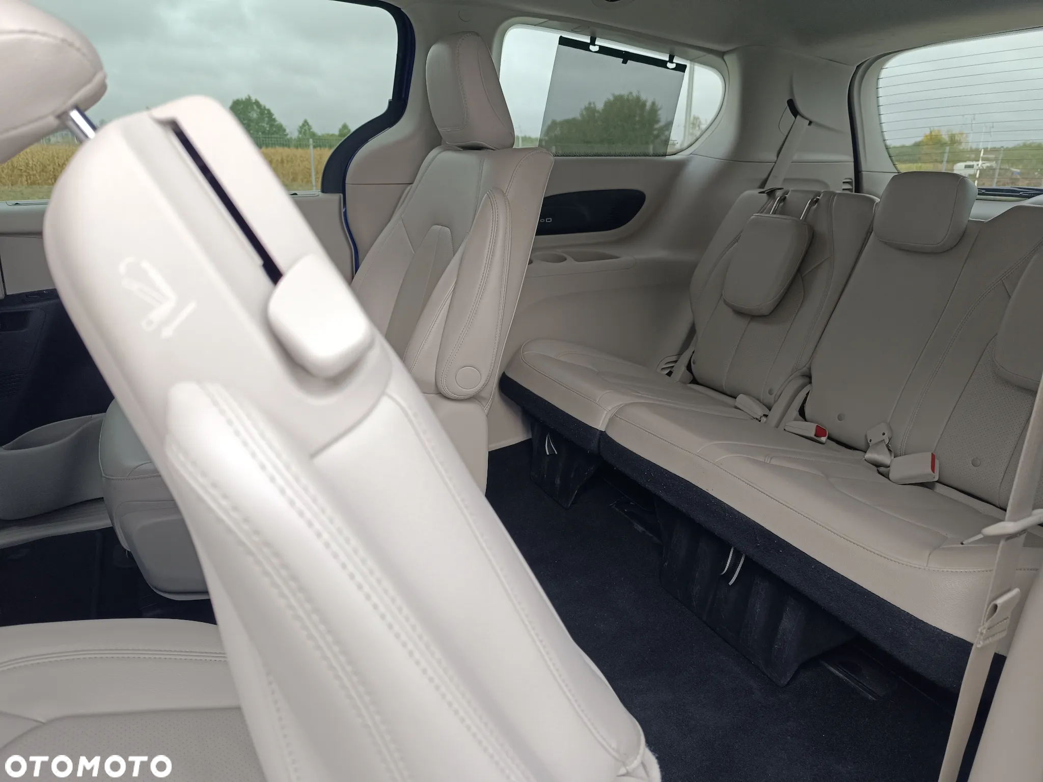 Chrysler Pacifica - 22