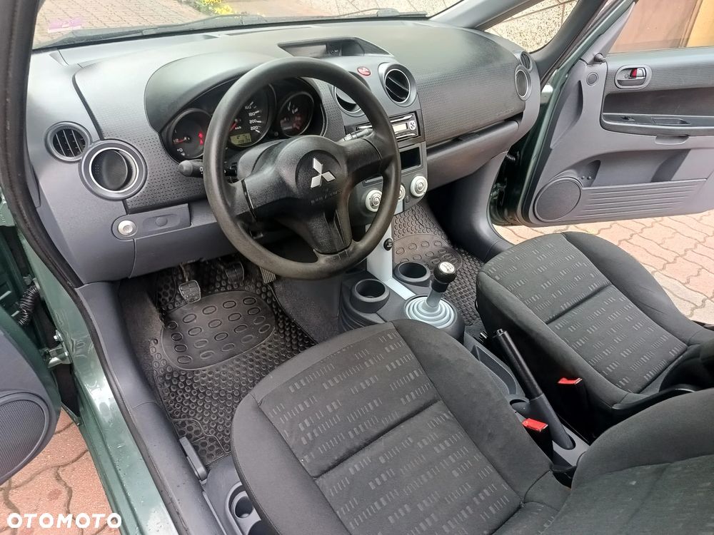 Mitsubishi Colt - 13