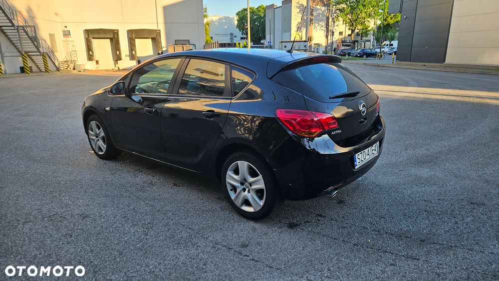 Opel Astra 1.4 Turbo 150 Jahre - 12