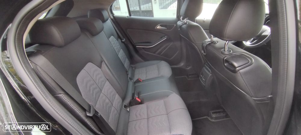 Mercedes-Benz GLA 180 d 7G-DCT Activity Edition - 7