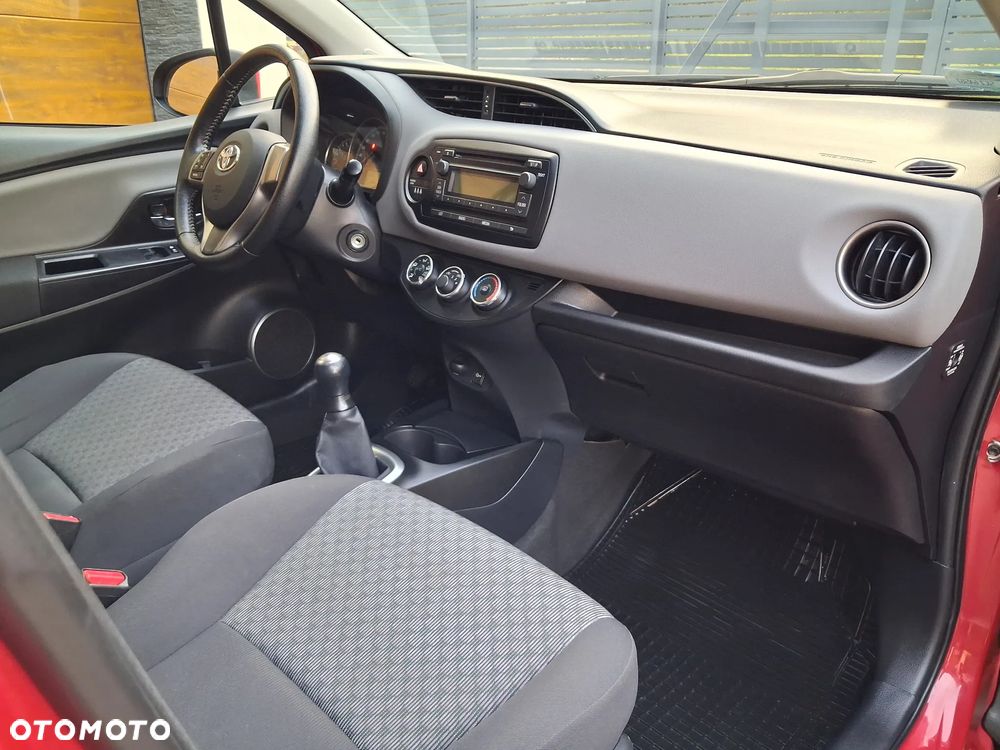 Toyota Yaris 1.0 Life EU6 - 12