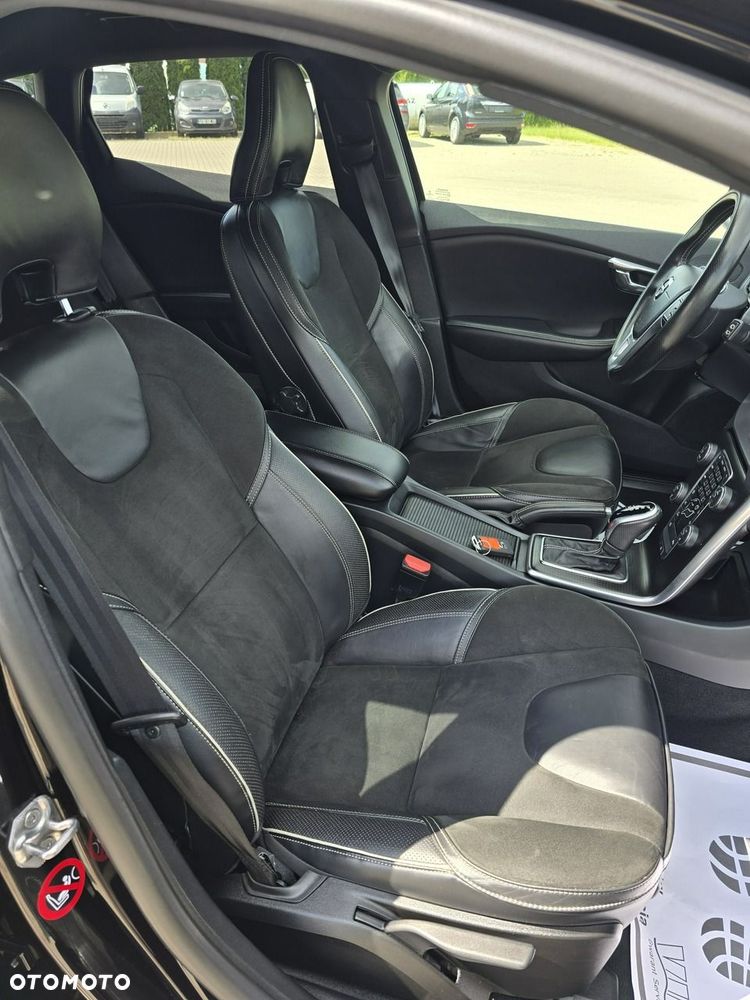 Volvo V40 - 24