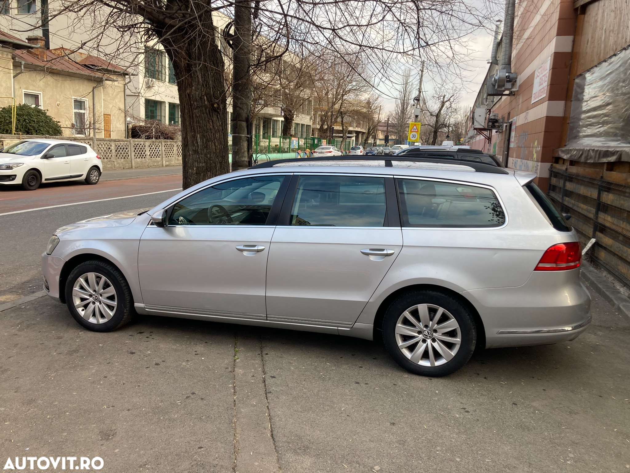 Volkswagen Passat Variant 1.6 TDI BlueMotion - 4